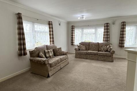 Living Room 2.jpg