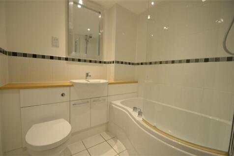 31 Heronslee - Bathroom.jpg