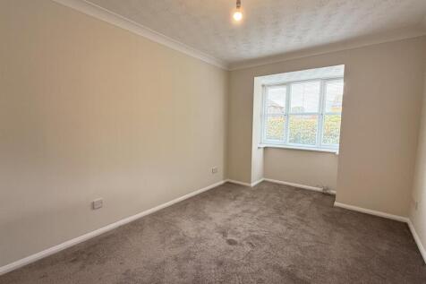 Living Room 2.jpg