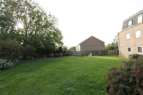 14 Grove Court (12).JPG