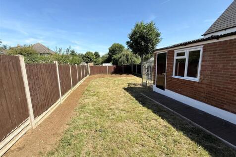 Rear Garden 1.jpg
