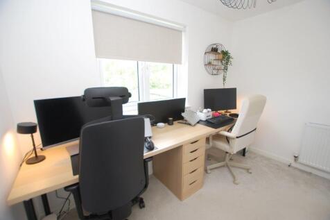 Bed 4/office/study