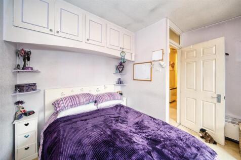 32 Barrington court21.jpeg