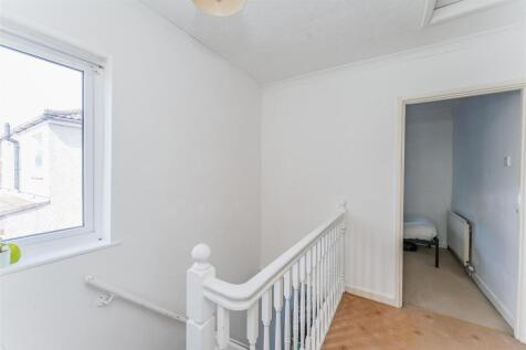 10 Elmfield Rd Hanham BS15 9SS-14.jpg