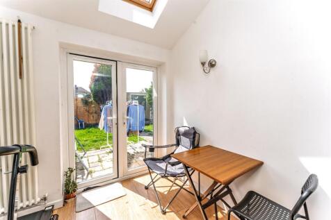 10 Elmfield Rd Hanham BS15 9SS-31.jpg