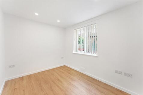 24 Gatcombe Drive Stoke Gifford BS34 8NX RAW -inte