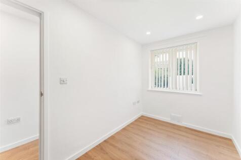 24 Gatcombe Drive Stoke Gifford BS34 8NX RAW -inte