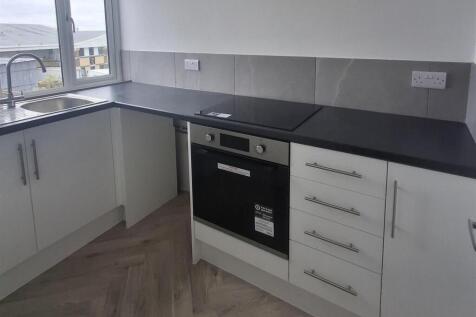 Kitchen 2.jpg
