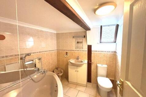 22 Lower Church Lane bathroom.jpg