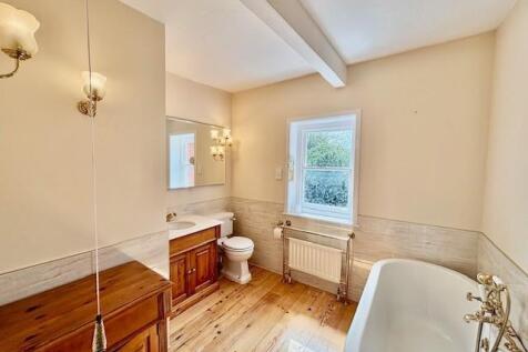Grove House bathroom.jpg