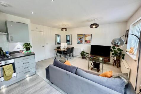 Kitchen Dining Room 2.jpg