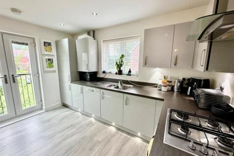 Kitchen 1.jpg