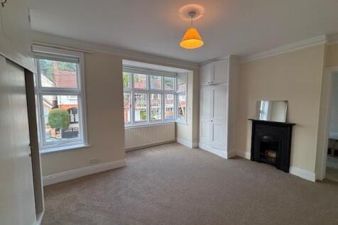 12 High Park Road new Bed1.jpg