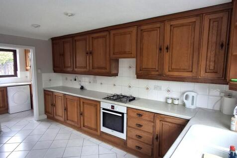 Kitchen 2.jpg