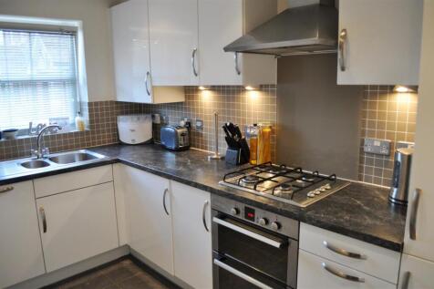 inside 9 Ellerton 001.JPG