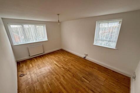 New Bedroom 1 shot.jpg