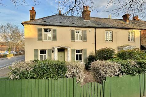 2 Timber Close front.jpg