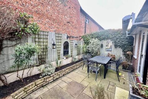 2 Timber rear courtyard.jpg