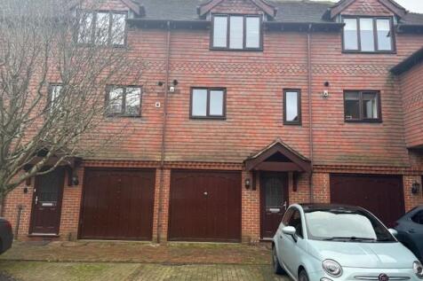 16 Borelli Mews front.jpg