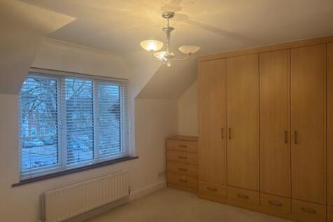 16 Borelli Mews Bedroom 1.jpg