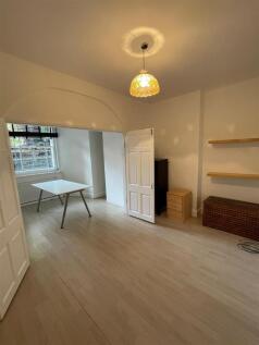 Main Bedroom - 01.jpg