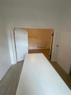 Main Bedroom - Dressing Room 01.jpg