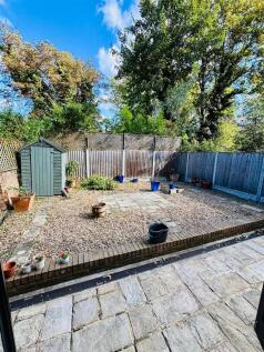 PHOTO-PRIVATE GARDEN IN FULL SUNLIGHT HILLMARTON R
