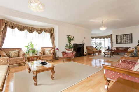 Lounge - Old Park Ridings, Winchmore Hill, N21
