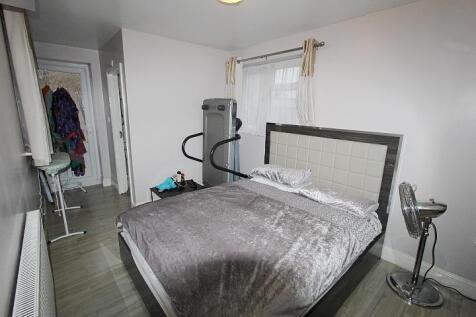 Bedroom 4 / En-suite