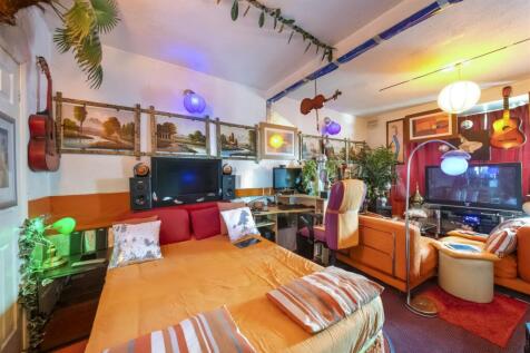 Flat &#39;B&#39; Ground Floor Studio 23
