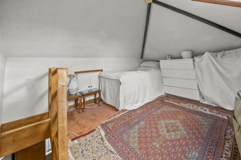 loft room / bed 5