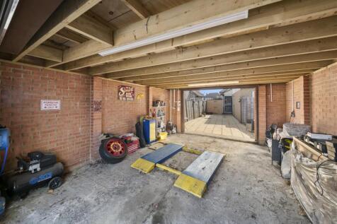 garage 3