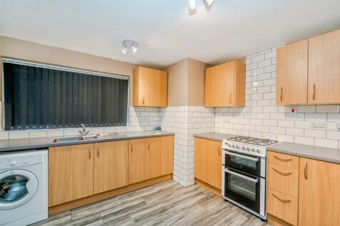 2, Carfax, Cannock, Staffordshire, WS11 0YT (3 of 
