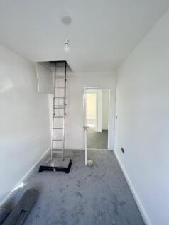 bedroom v119.jpg