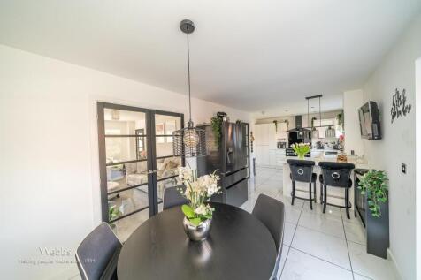 kitchen/dining and family area