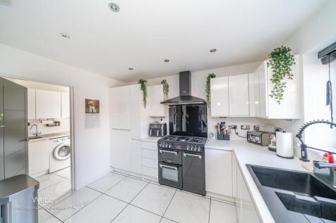kitchen/dining and family area