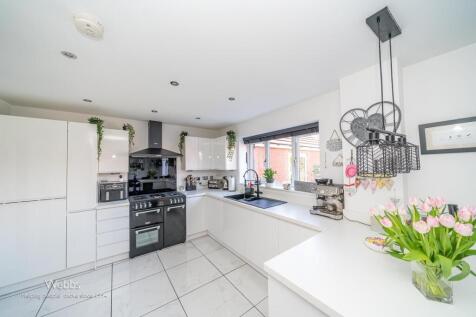 kitchen/dining and family area
