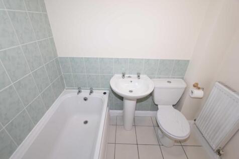 4. Bathroom.JPG