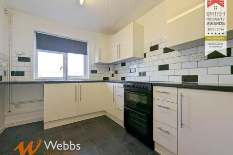 Kitchen 2.jpg