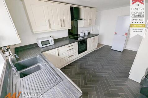 Kitchen 2.jpg