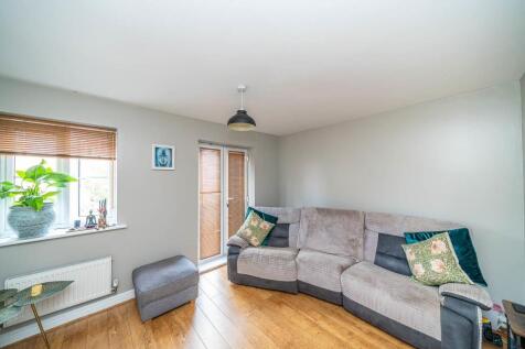 FIRST FLOOR LOUNGE