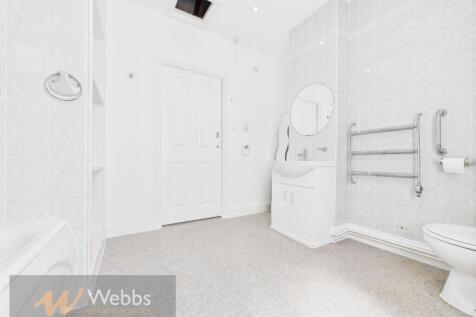CAM05244G0-PR0095-STILL012.jpg