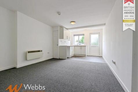Lounge kitchen 2.jpg