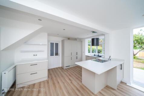 kitchen/dining/family room
