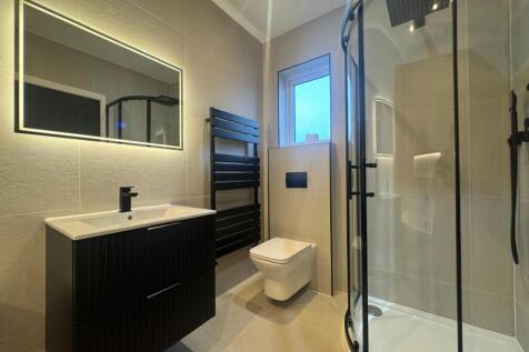 Bathroom 3 6RS.jpg