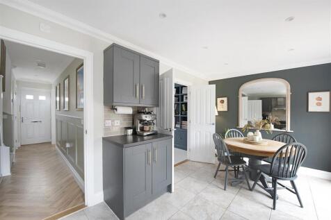 6 Beale Road ph22.jpg