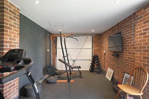 6 Beale Road ph38.jpg