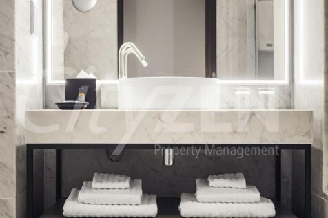 GUEST CLOAKROOM