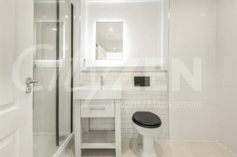 EN SUITE SHOWER ROOM
