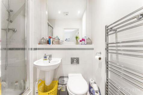 ENSUITE SHOWER ROOM